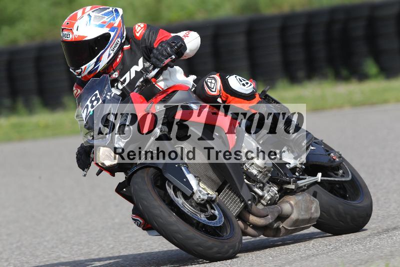 Archiv-2025/10 23.04.2025 Cornu Master School ADR/gruen-vert/28